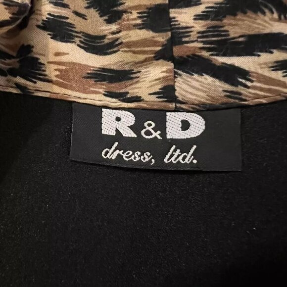 R & D Duster. Size 18. Black W Animal Print Contrast. Open Front. Raglan. AL - Picture 6 of 6